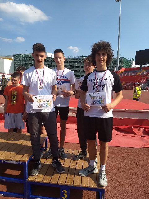 Stafeta 4x100 decaci IIIm